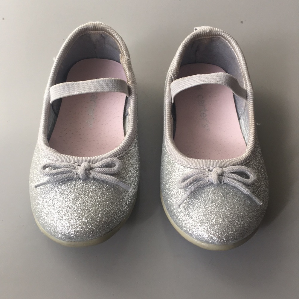 Girl Carter’s Slippers Size 6